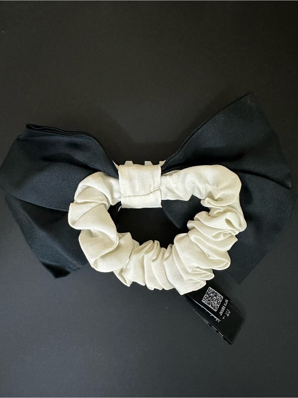 CHANEL Black & Ivory Two-Tone Bow Scrunchie - Picture 10 of 16